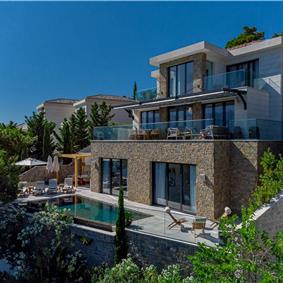 4 Bedroom Villa with Pool, Sumartin, sleeps 8